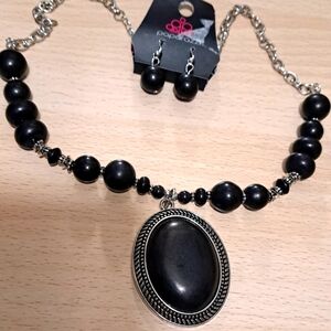 NWT BEADED BOHO NECKLACE AND EARRINGS SET